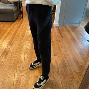 NWOT Nike Archive Fleece Joggers